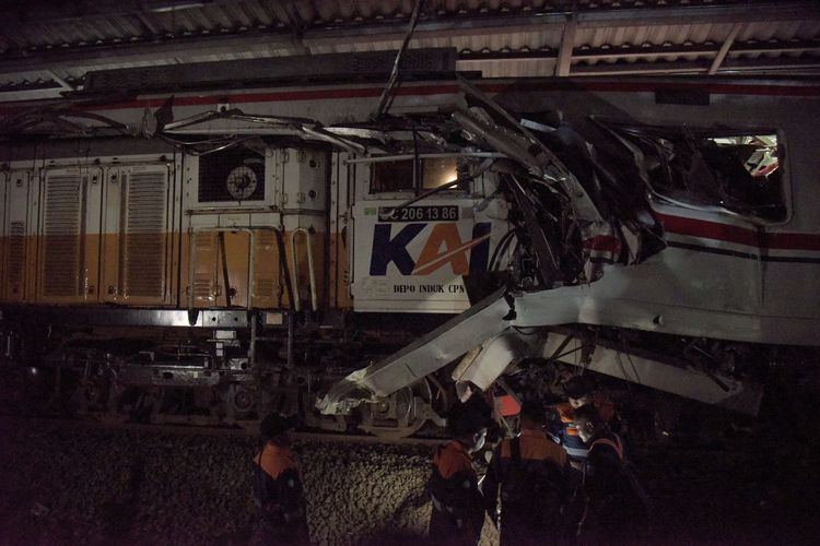 &nbsp; Kesaksian Penumpang Detik-detik Tabrakan KRL dan Argo Bromo di Bekasi Timur&nbsp;